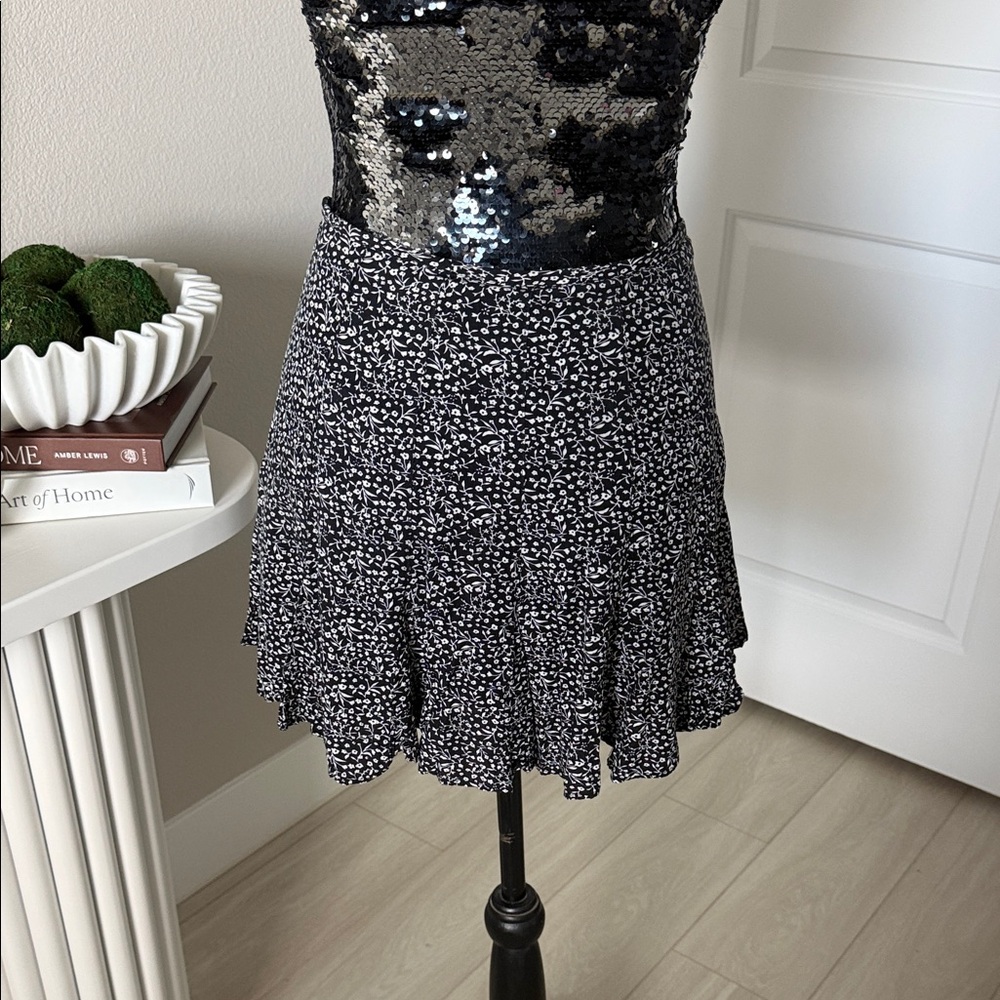 Bohme Monochrome Floral Skater Skirt - Picture 4 of 6